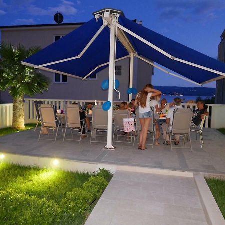 Two Palms Apartment Duce Ngoại thất bức ảnh