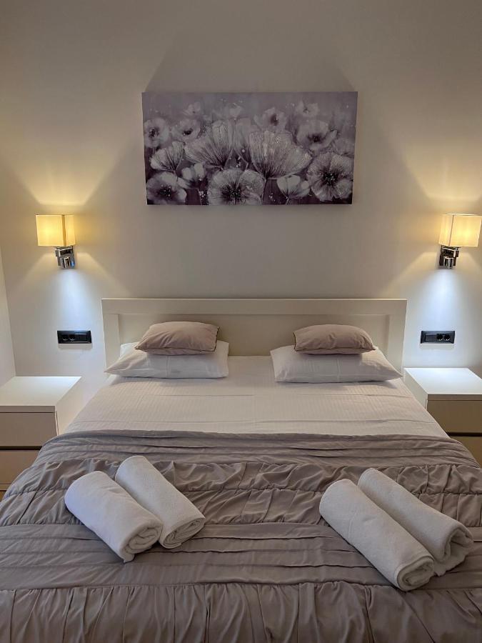 Two Palms Apartment Duce Ngoại thất bức ảnh