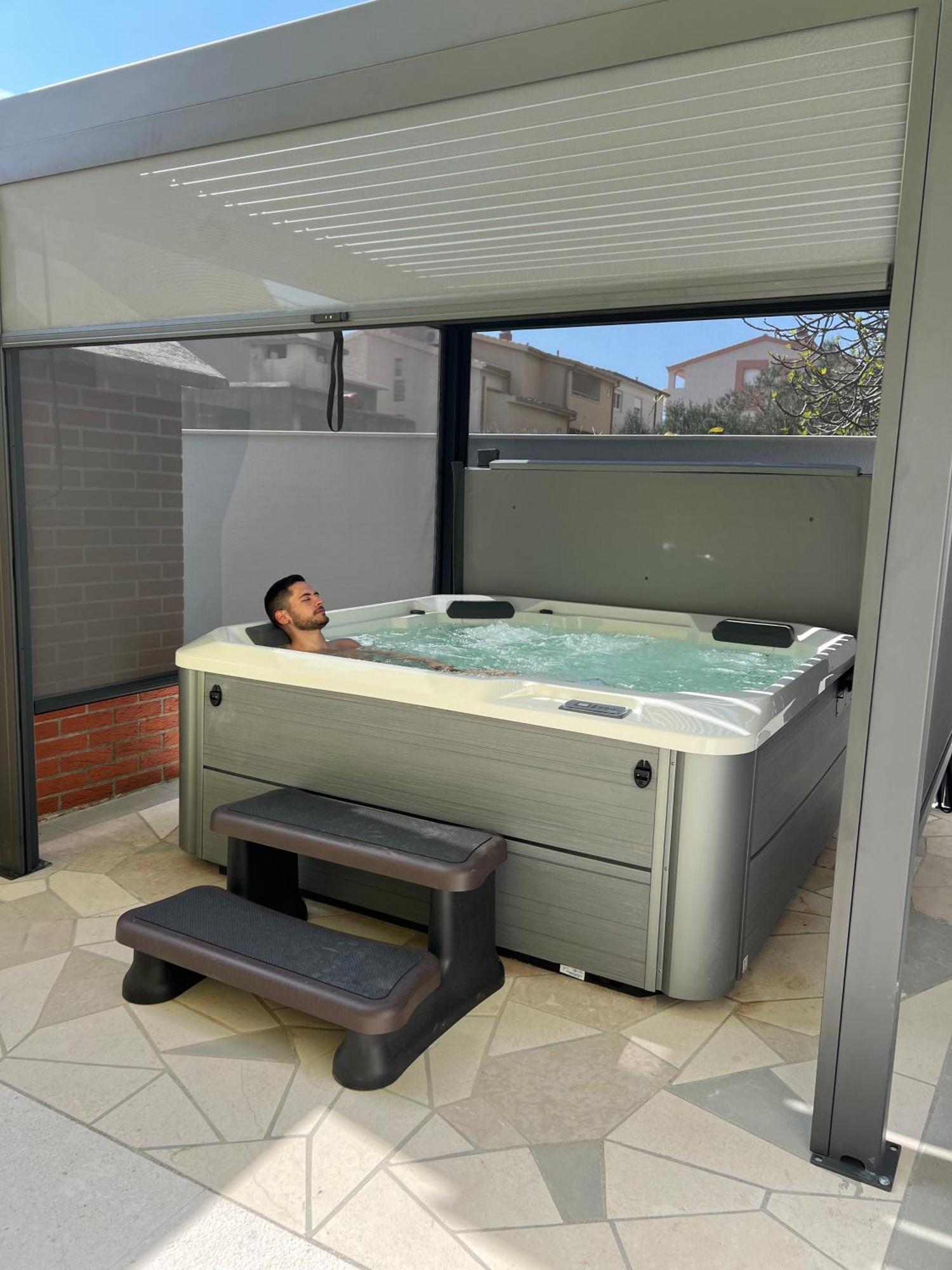 Two Palms Apartment Duce Ngoại thất bức ảnh
