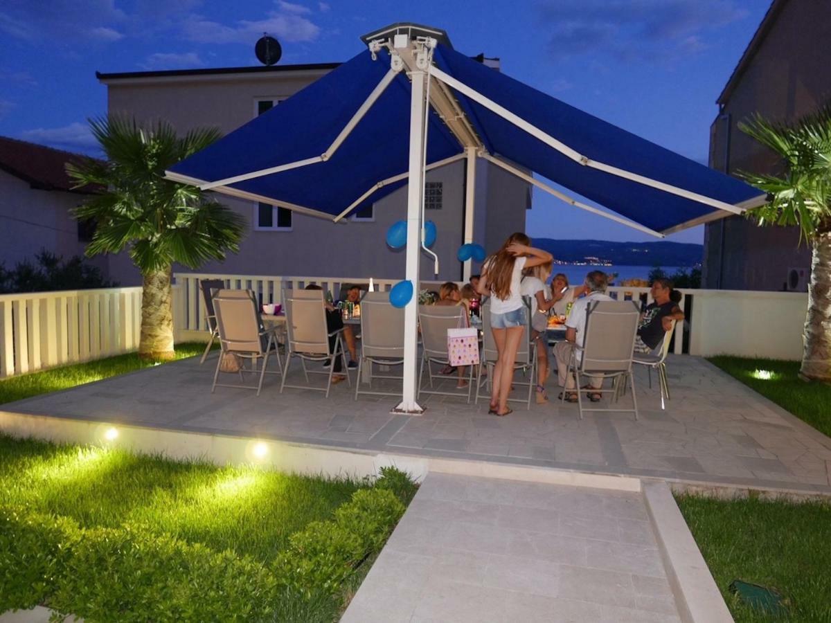 Two Palms Apartment Duce Ngoại thất bức ảnh